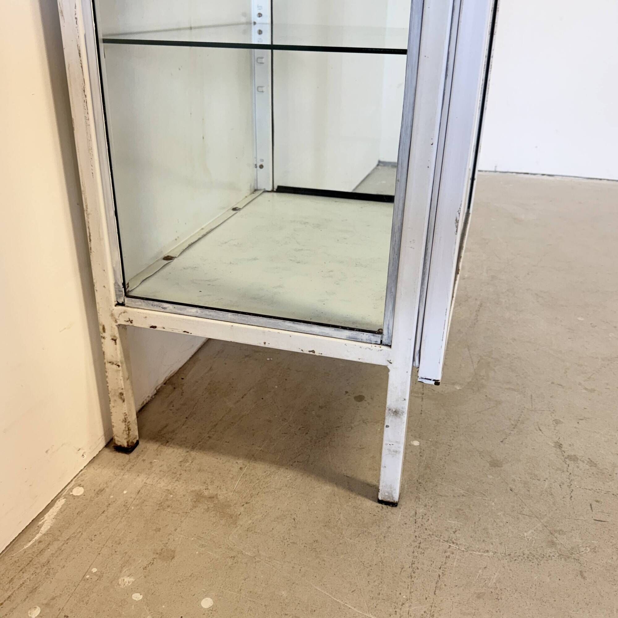 Mid-Century Polish Medical Display Cabinet, 1960s