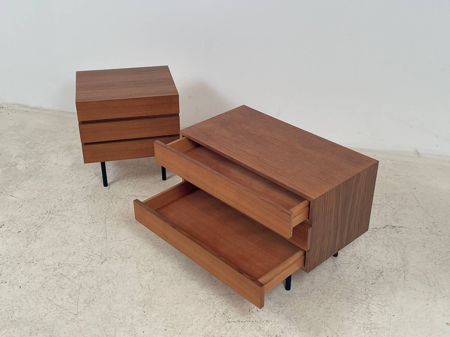 Pair of teak chests of drawers from the 1950s.