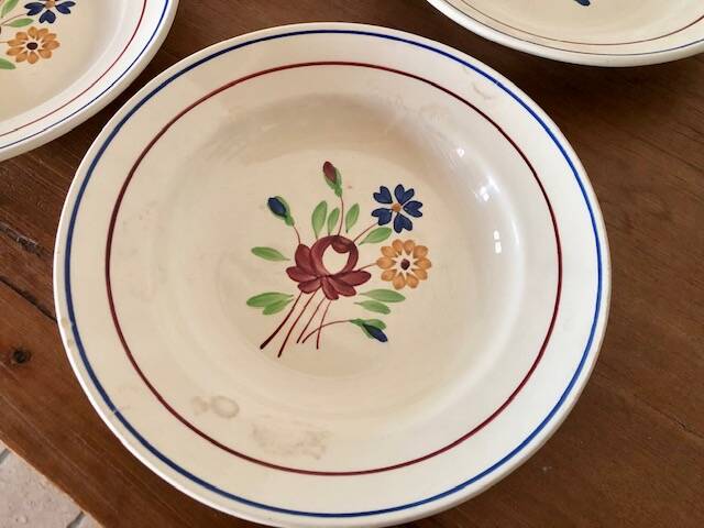 Luneville plates, "Chantilly" model