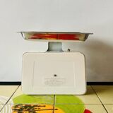Stube - vintage household scale in white painted metal - force 10