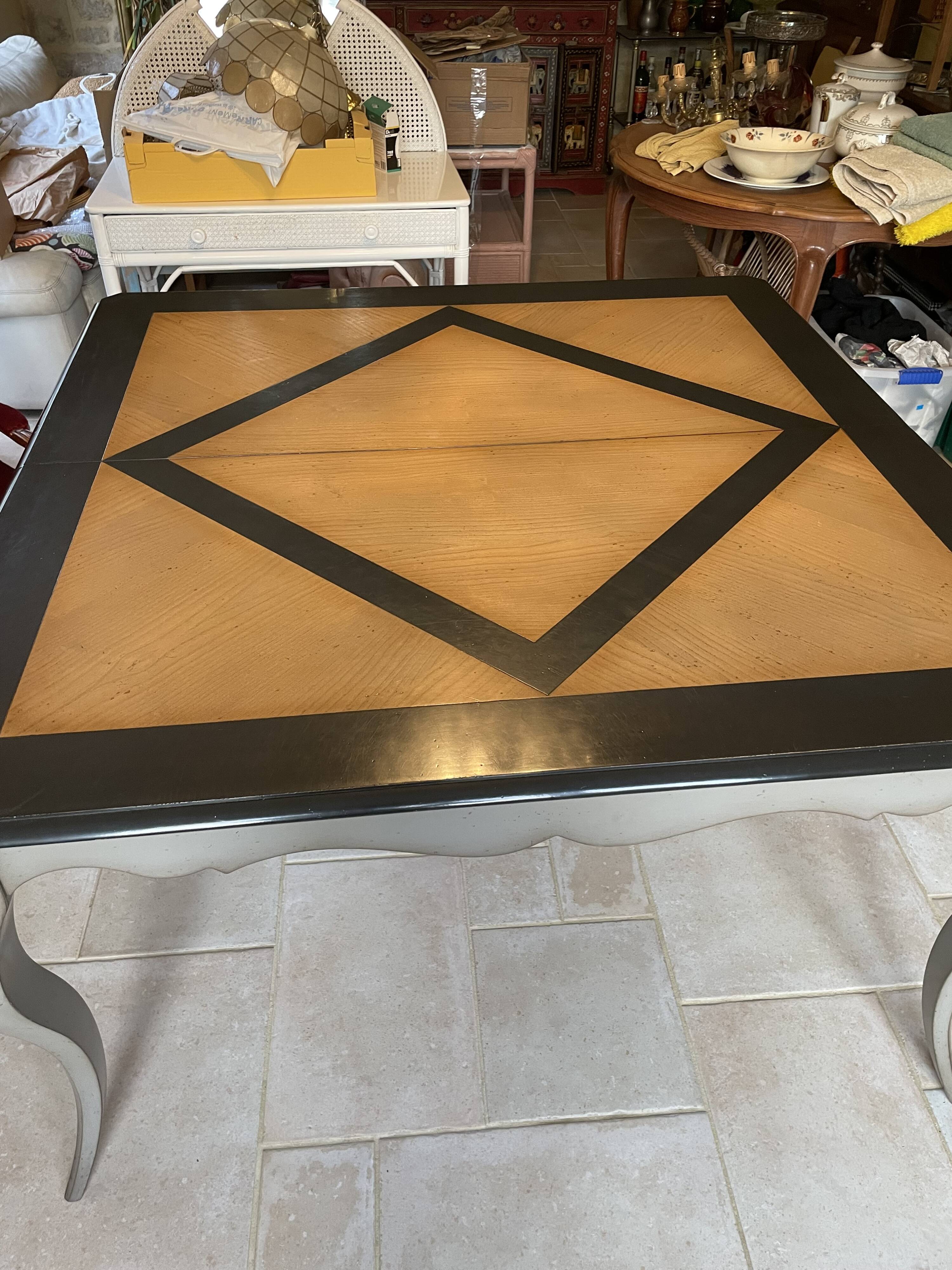 Extendable table