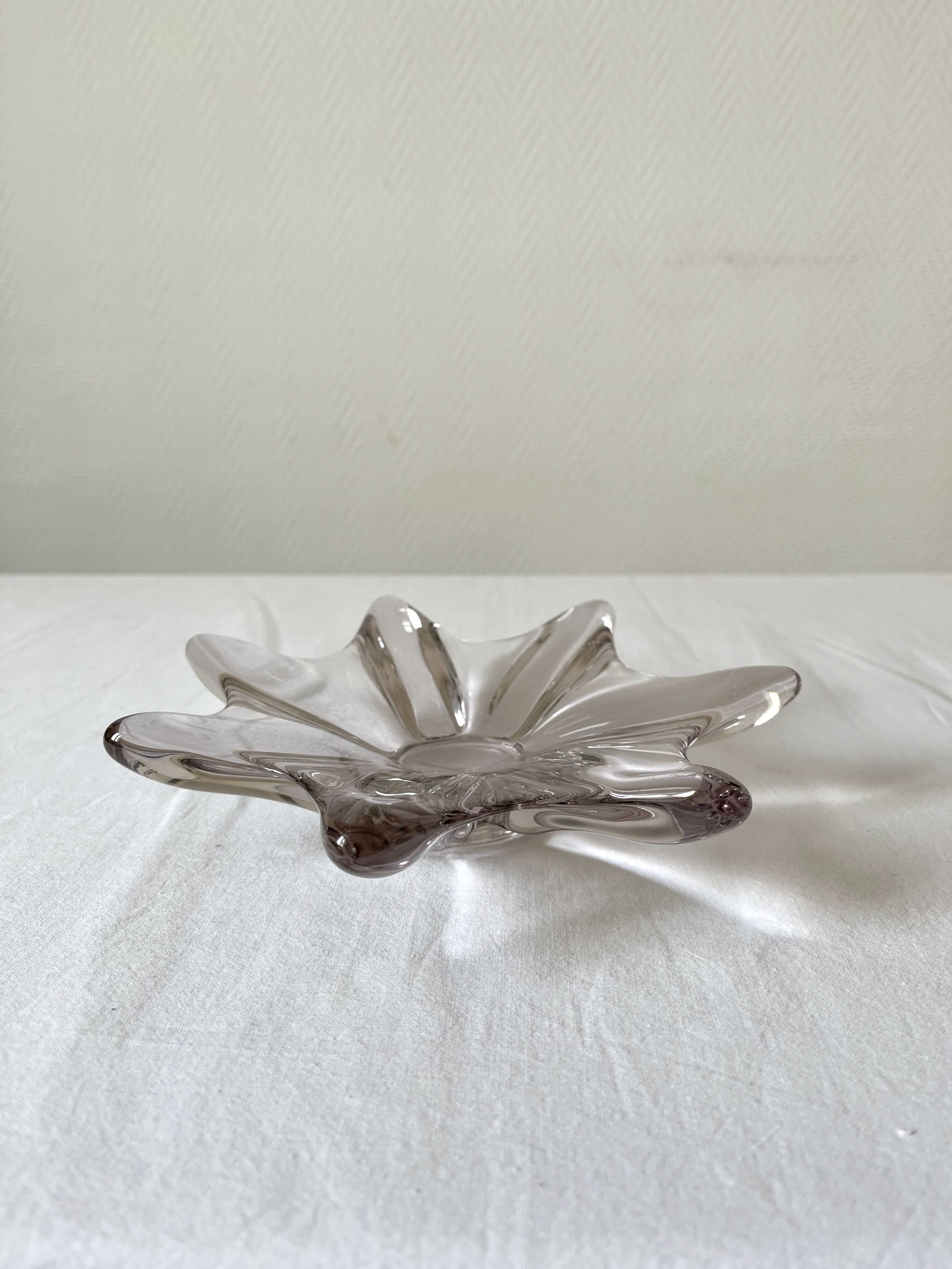 Vintage 1970s star-shaped crystal ashtray