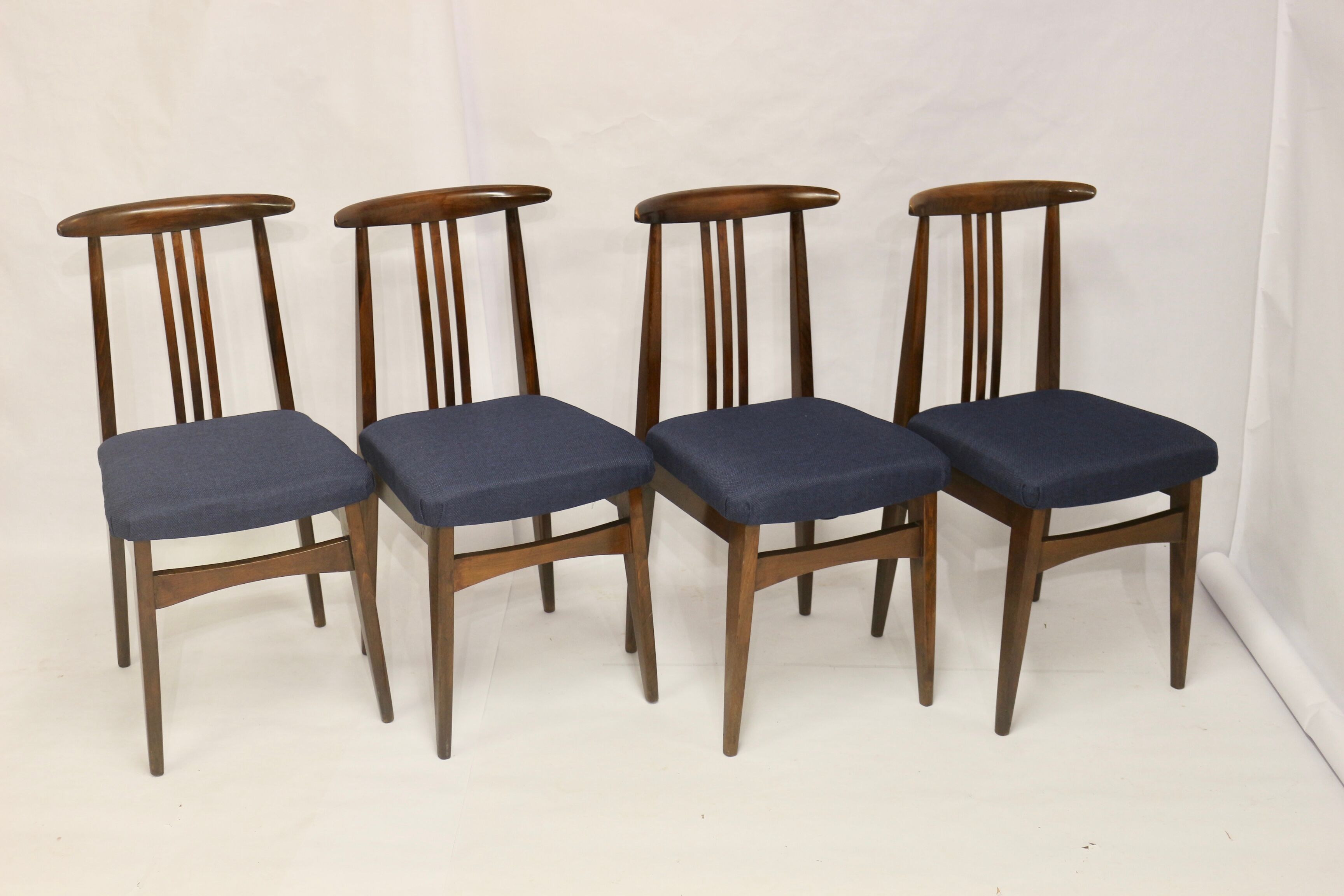 Set of 4 chairs from the 60s/70s, M. Zieliński type 200/100B. Ref Macha