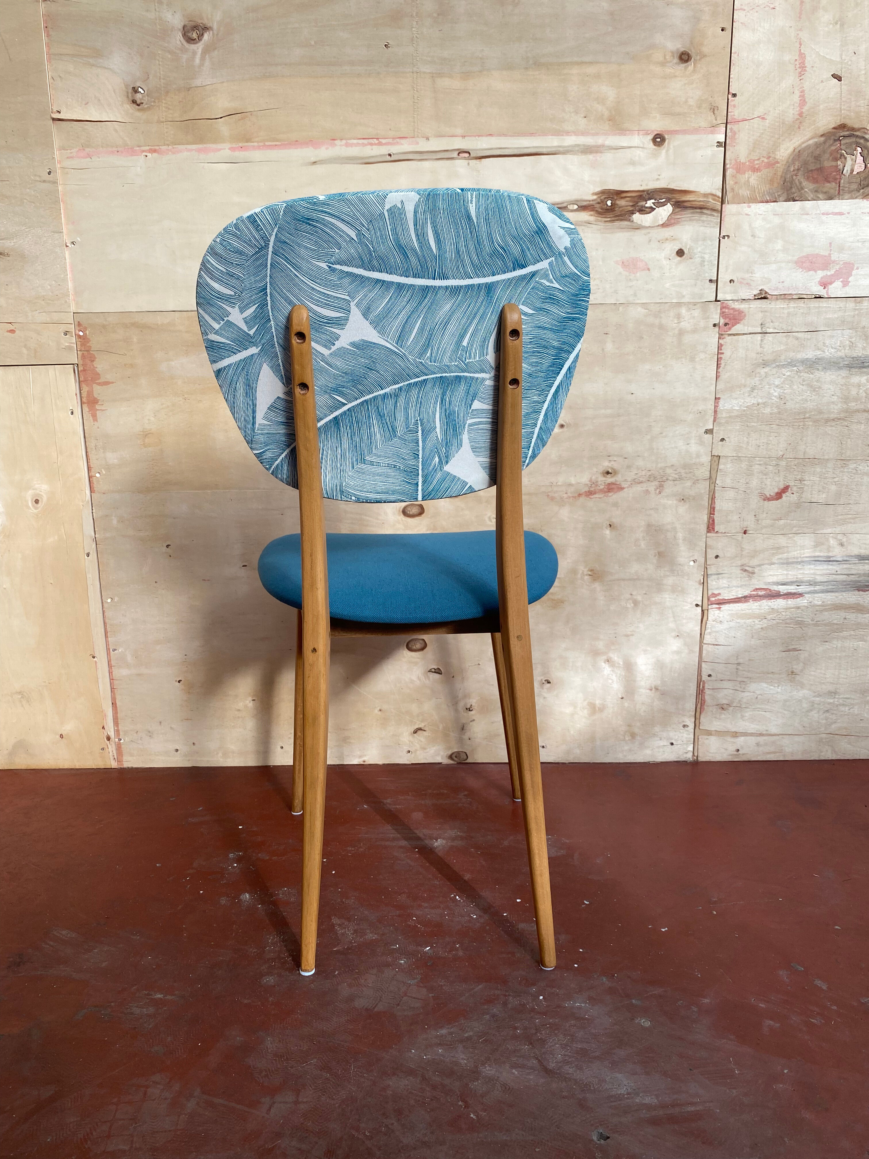 Suite of 4 vintage chairs