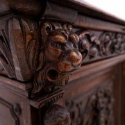 Commode sculptée, France, vers 1840.