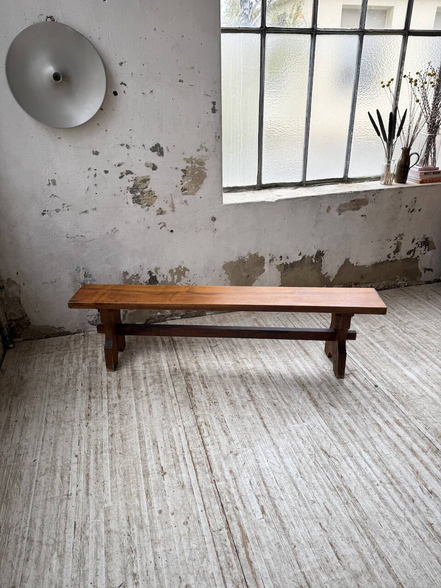 Paire de bancs noyer 1900
