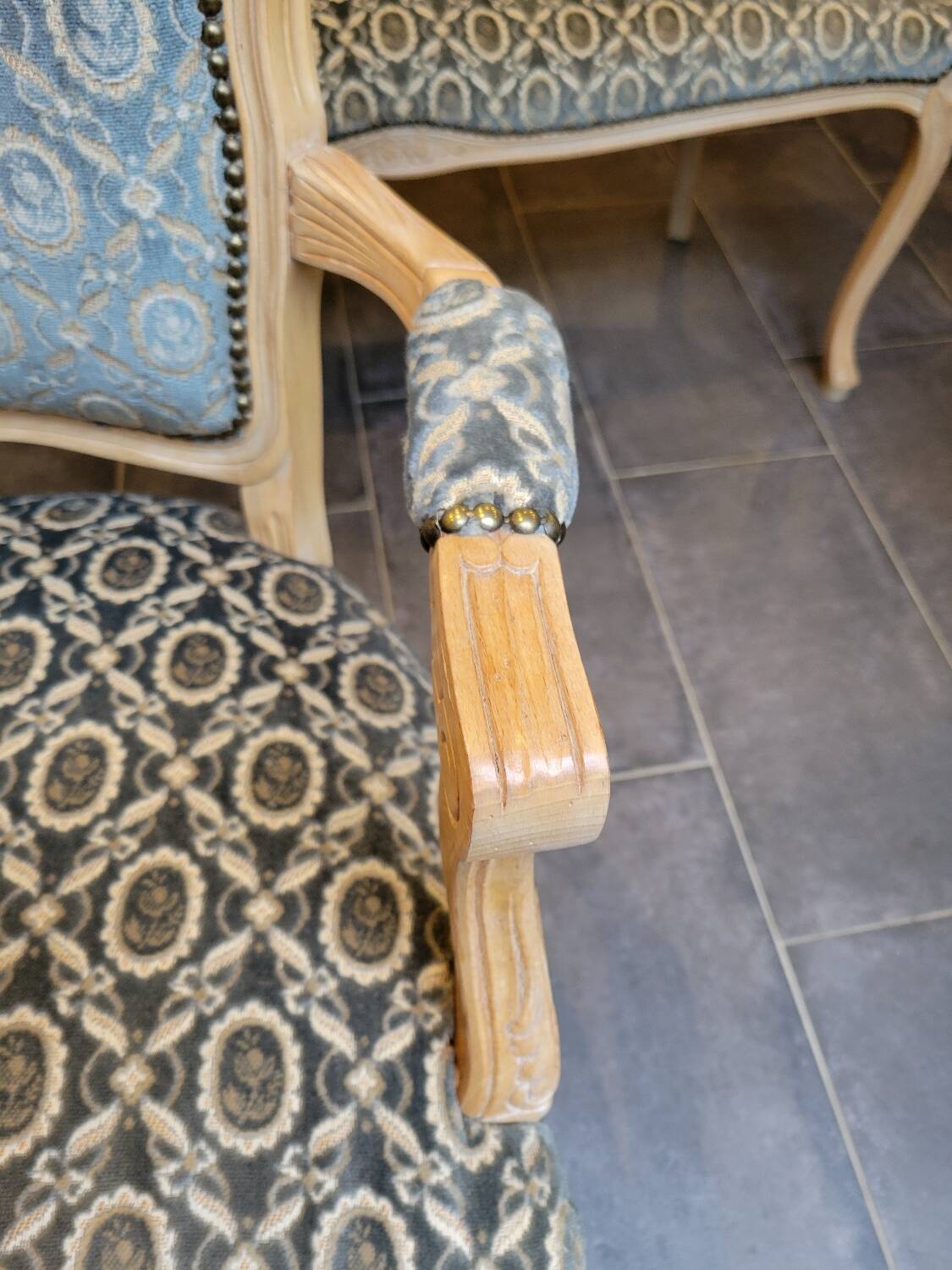 2 cabriolet armchairs and a Louis XV salon bench