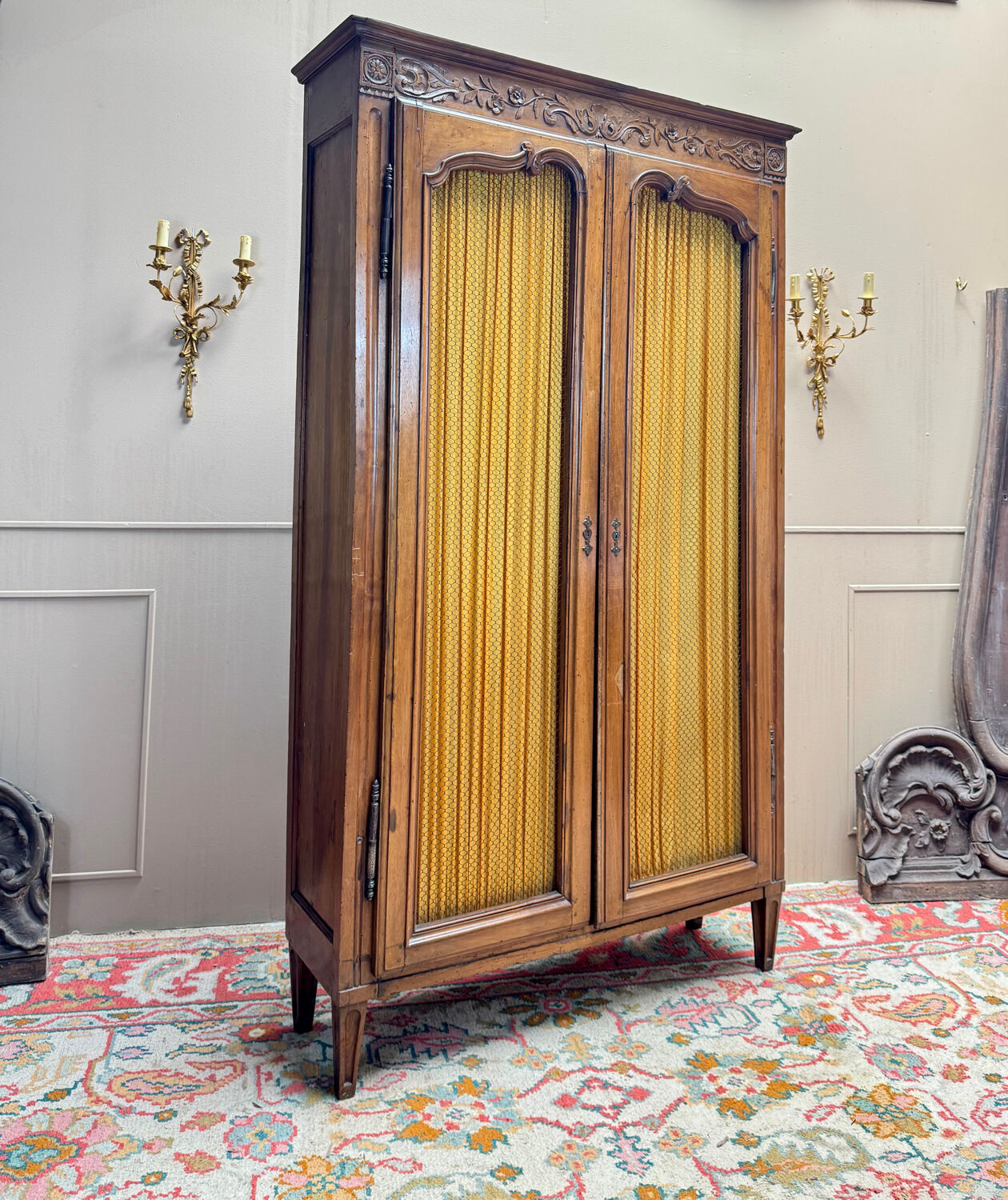 Provençal walnut bookcase from the Louis XVI period, 18th century