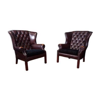 2 fauteuils Chesterfield à oreilles