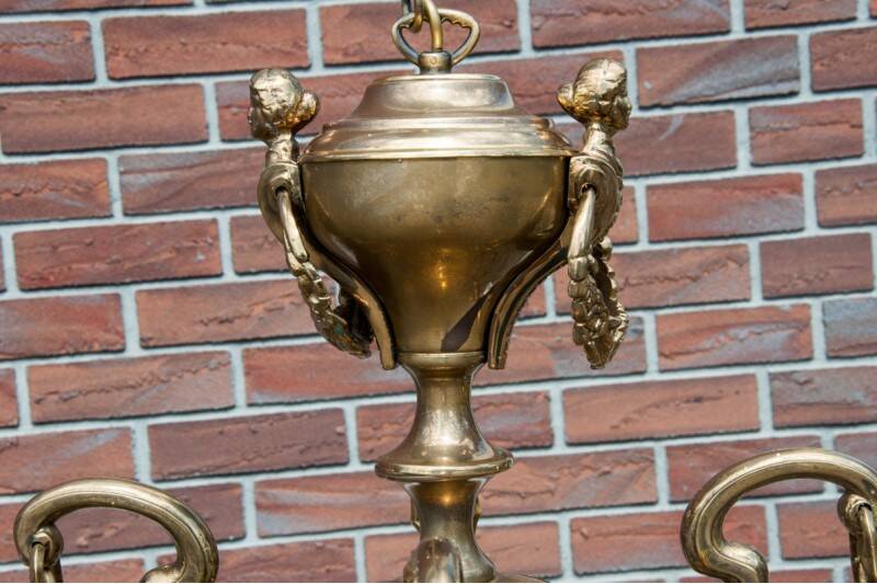 Lustre en laiton du milieu du XXe siècle, Europe occidentale