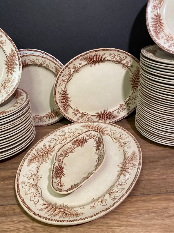 Partie de service de table en faïence anglaise JD & S décor Edinburgh