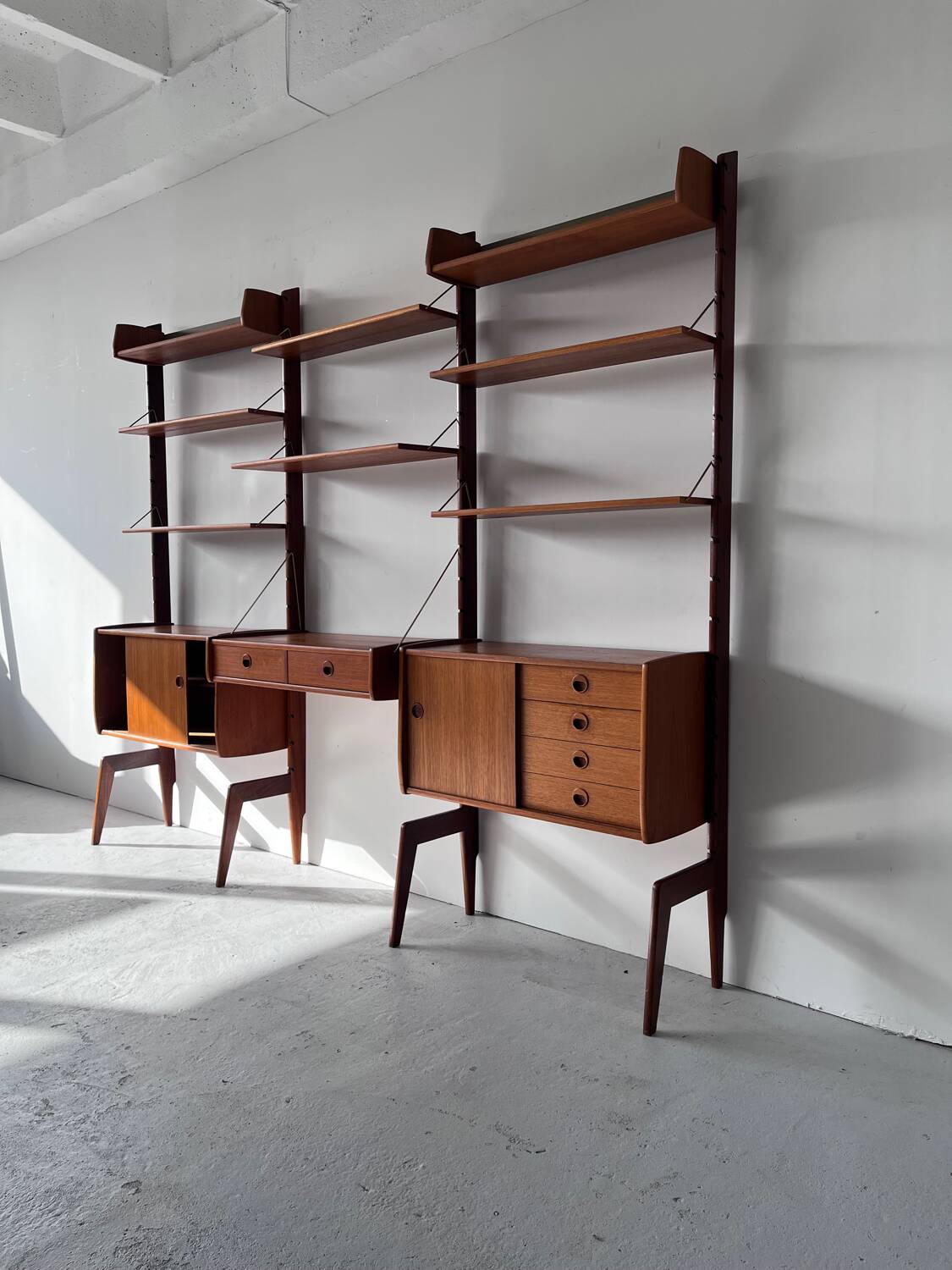 Bibliothèque norvégienne en teck, années 1960