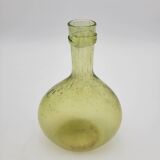 Vase en verre bullé vert