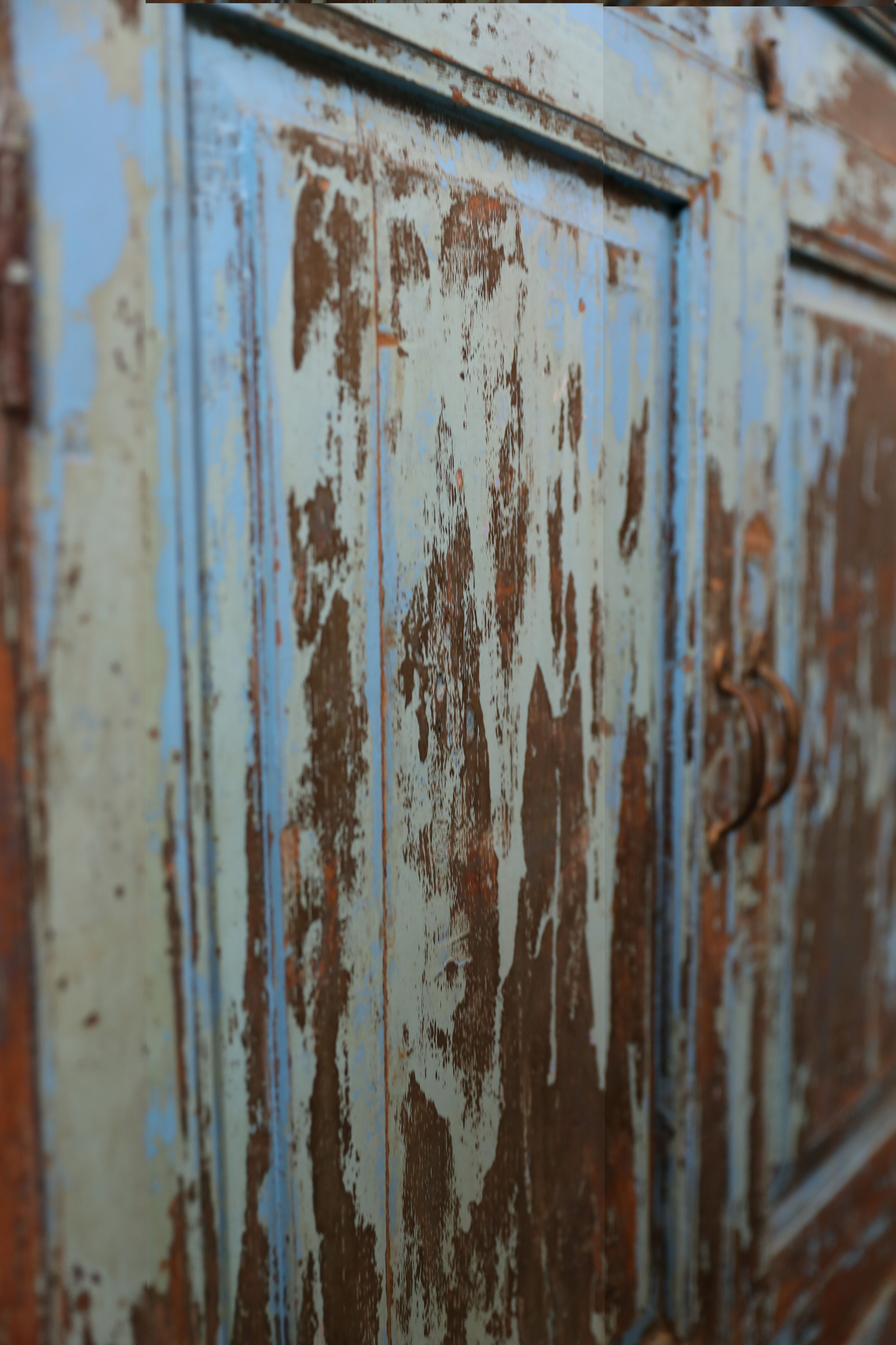 Cabinet 4 solid doors in blue patinated wood