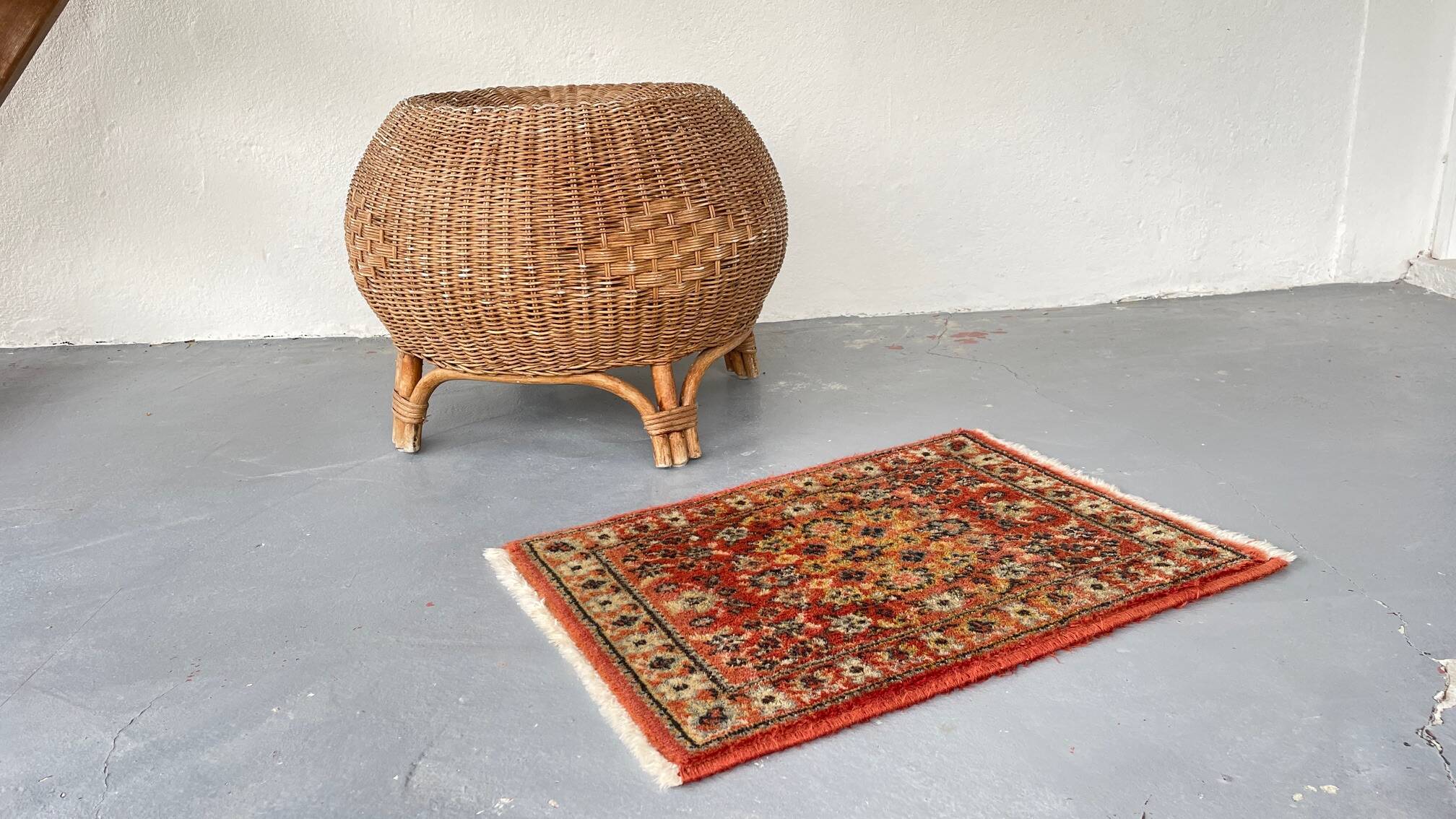 Vintage virgin wool rug