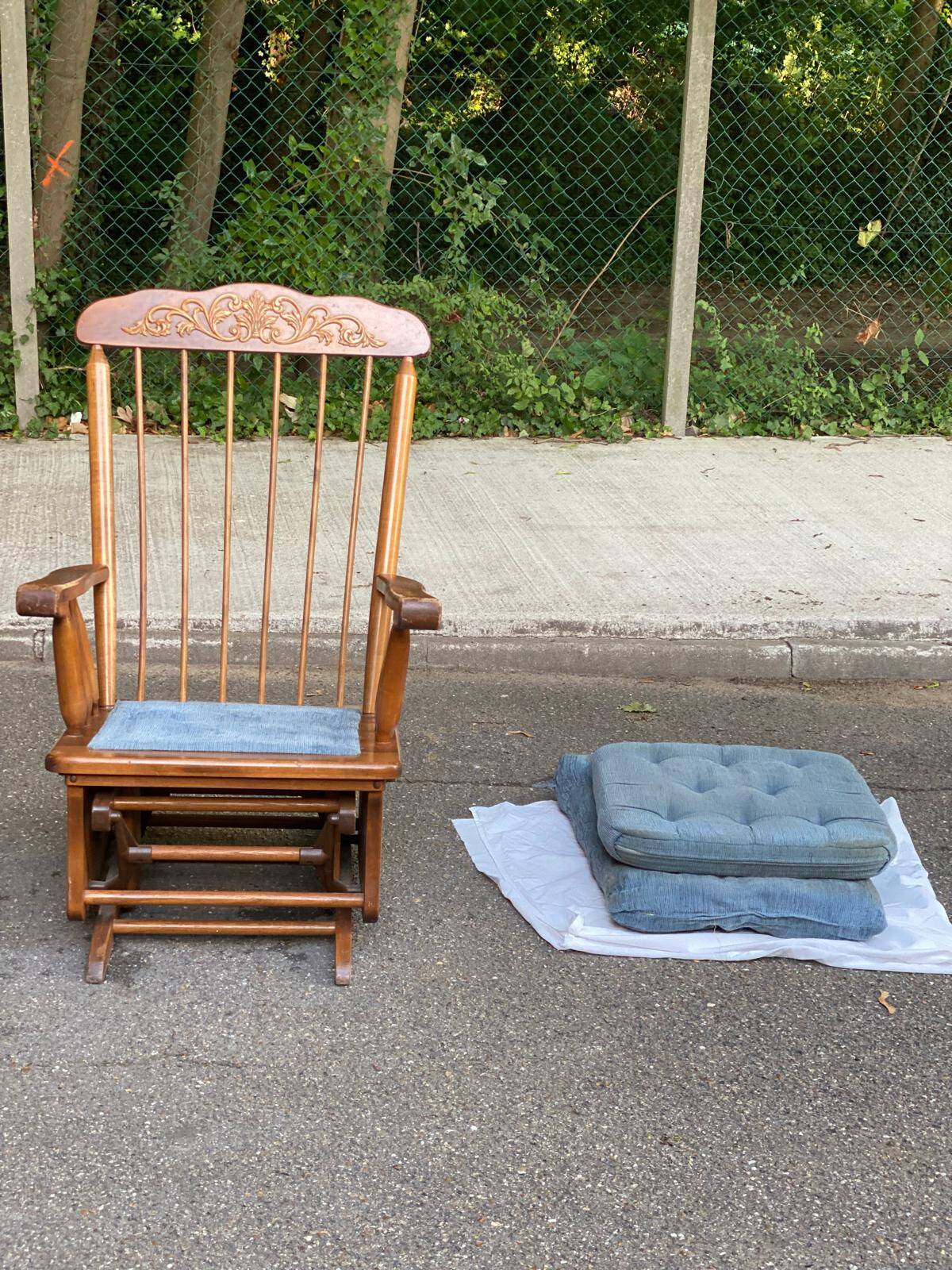 Towne Square American rocking chair