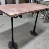 Table de camelot en fonte et marbre