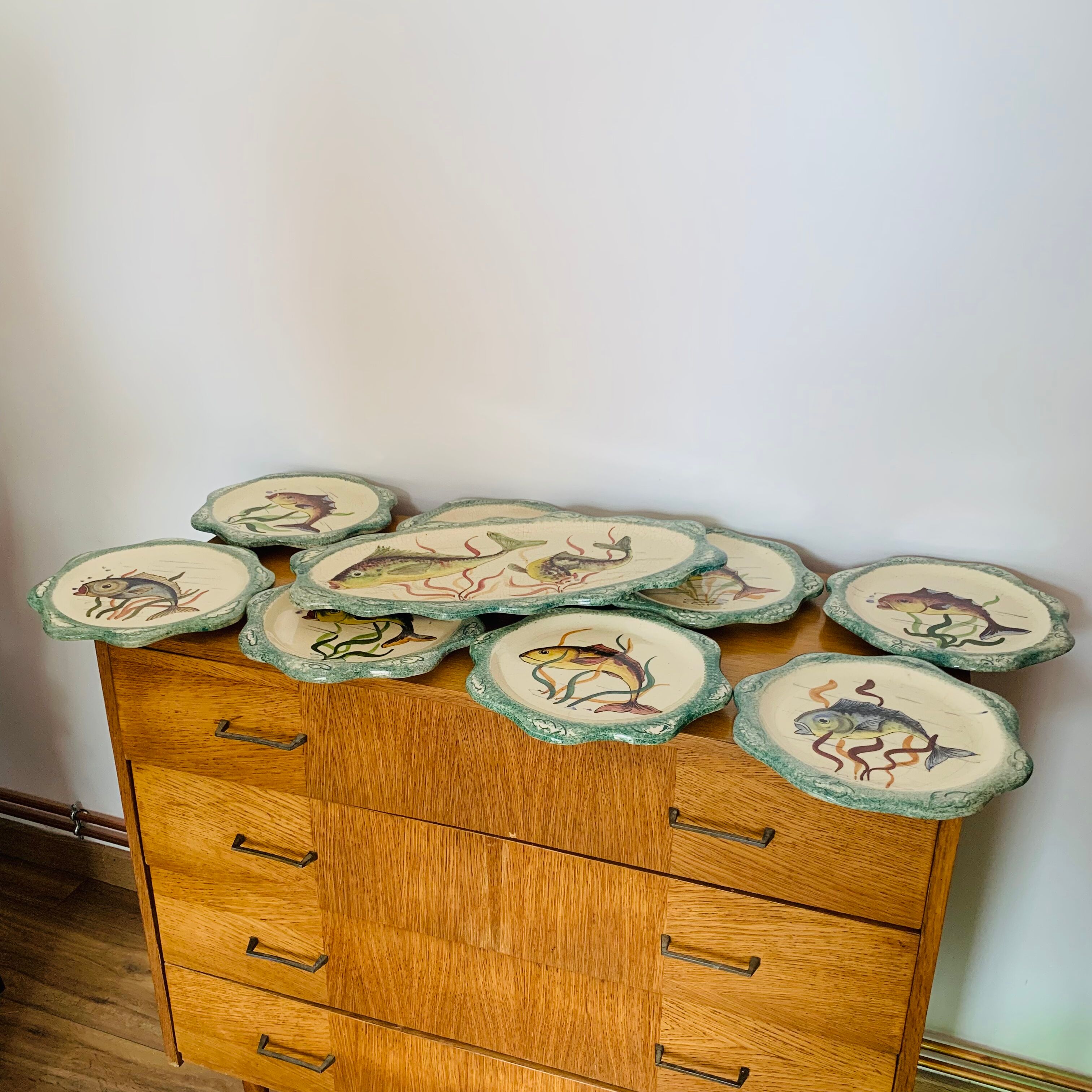 Fish-decorated service