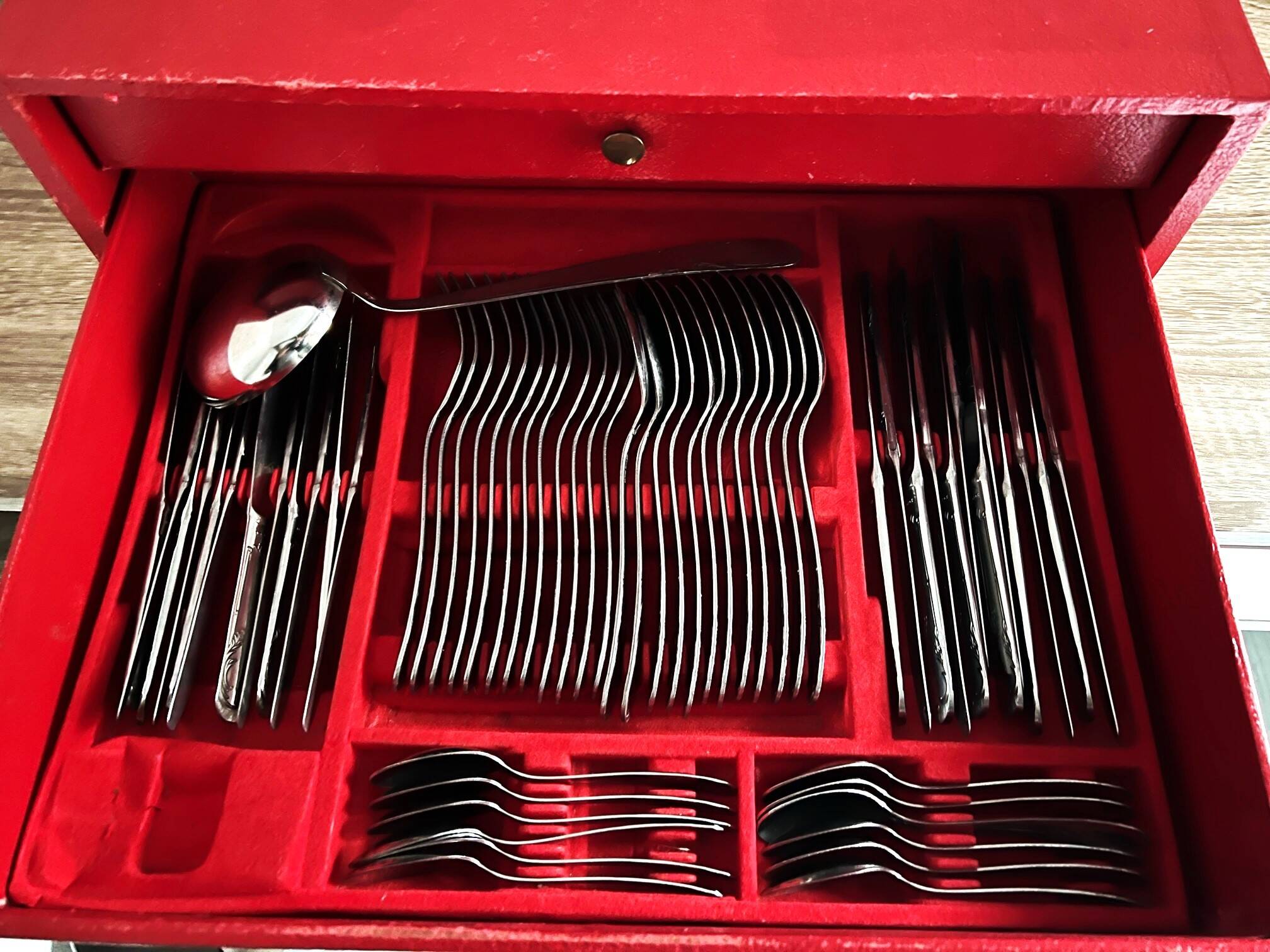 Complete 124-piece 2-drawer cutlery set Ascinox