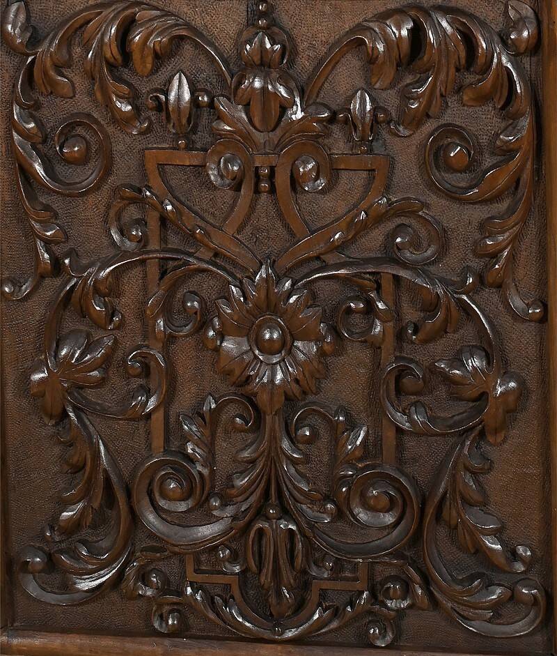 Oratory in solid walnut, Neo-Gothic Renaissance style – Late 19th century