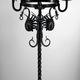 Important lampadaire en fer forgé à décor de dragons, Italie, vers 1900