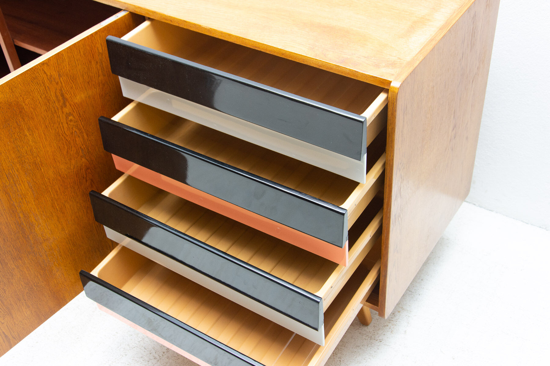 Mid Century U-460 sideboard by Jiří Jiroutek for Interiér Praha