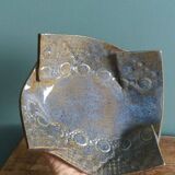 AP ceramic trinket tray with lace-like embroidery effect