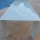 Table basse en verre et métal blanc cassé