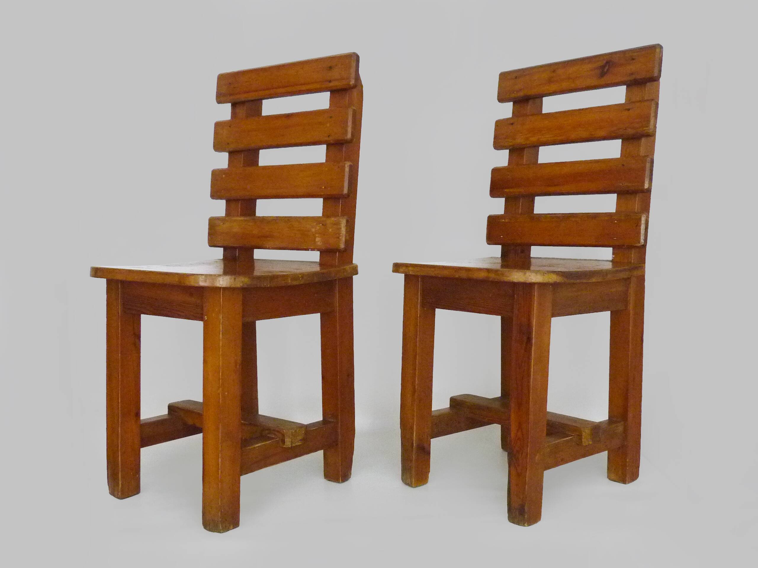 Paire de chaises en chêne massif vintage des années 70