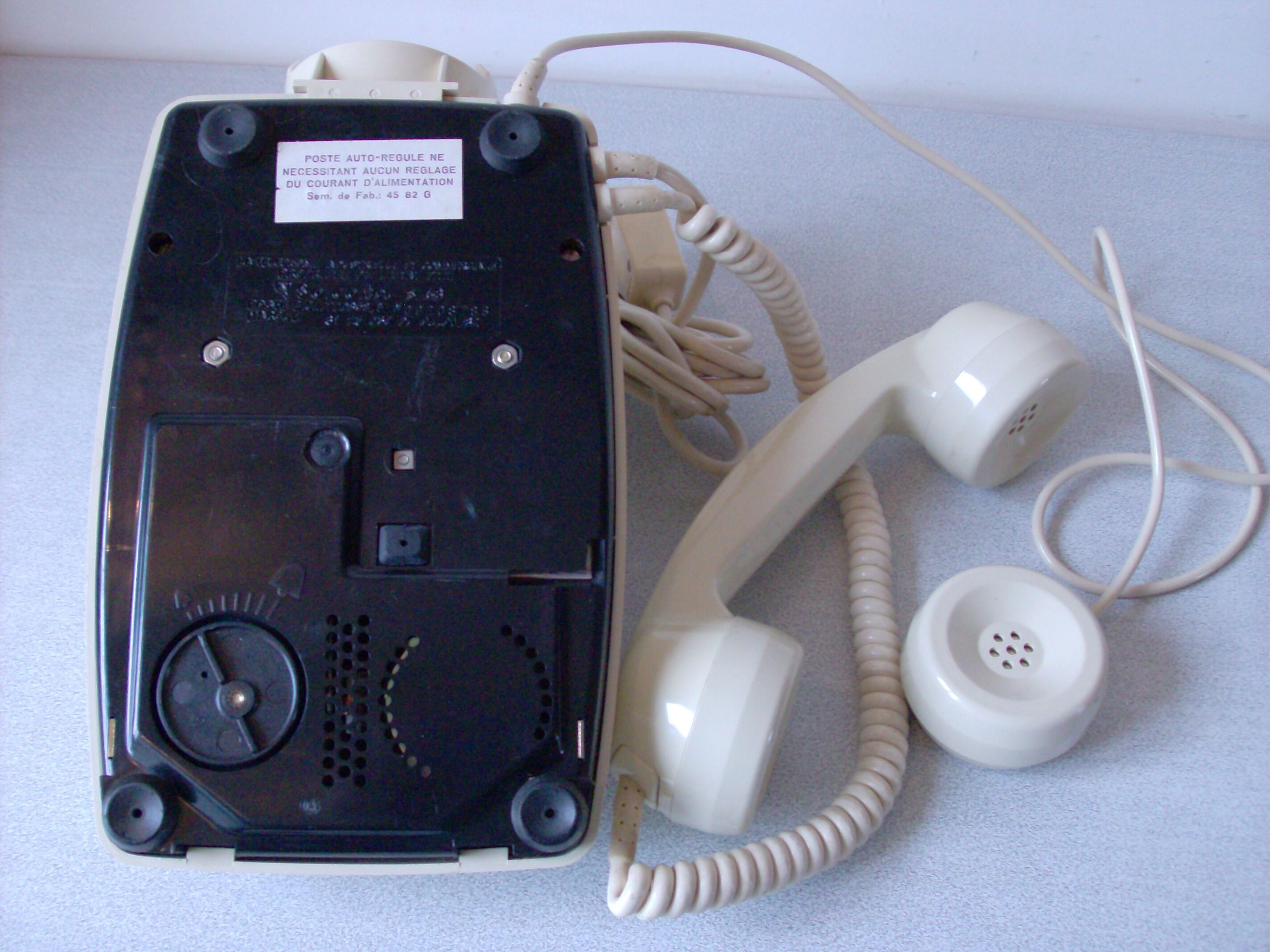 Old phone SO.CO.TEL 63 from 1982 ivory model with dial