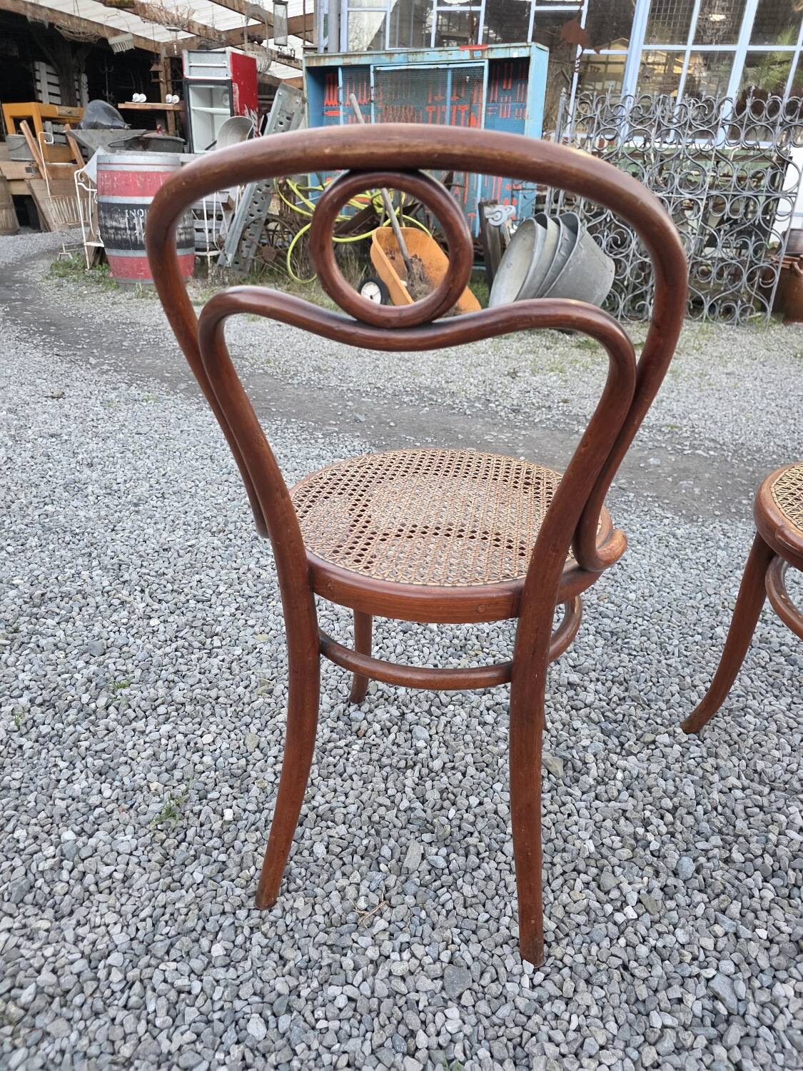 Pair of Thonet bistro chairs in bent wood no. 14