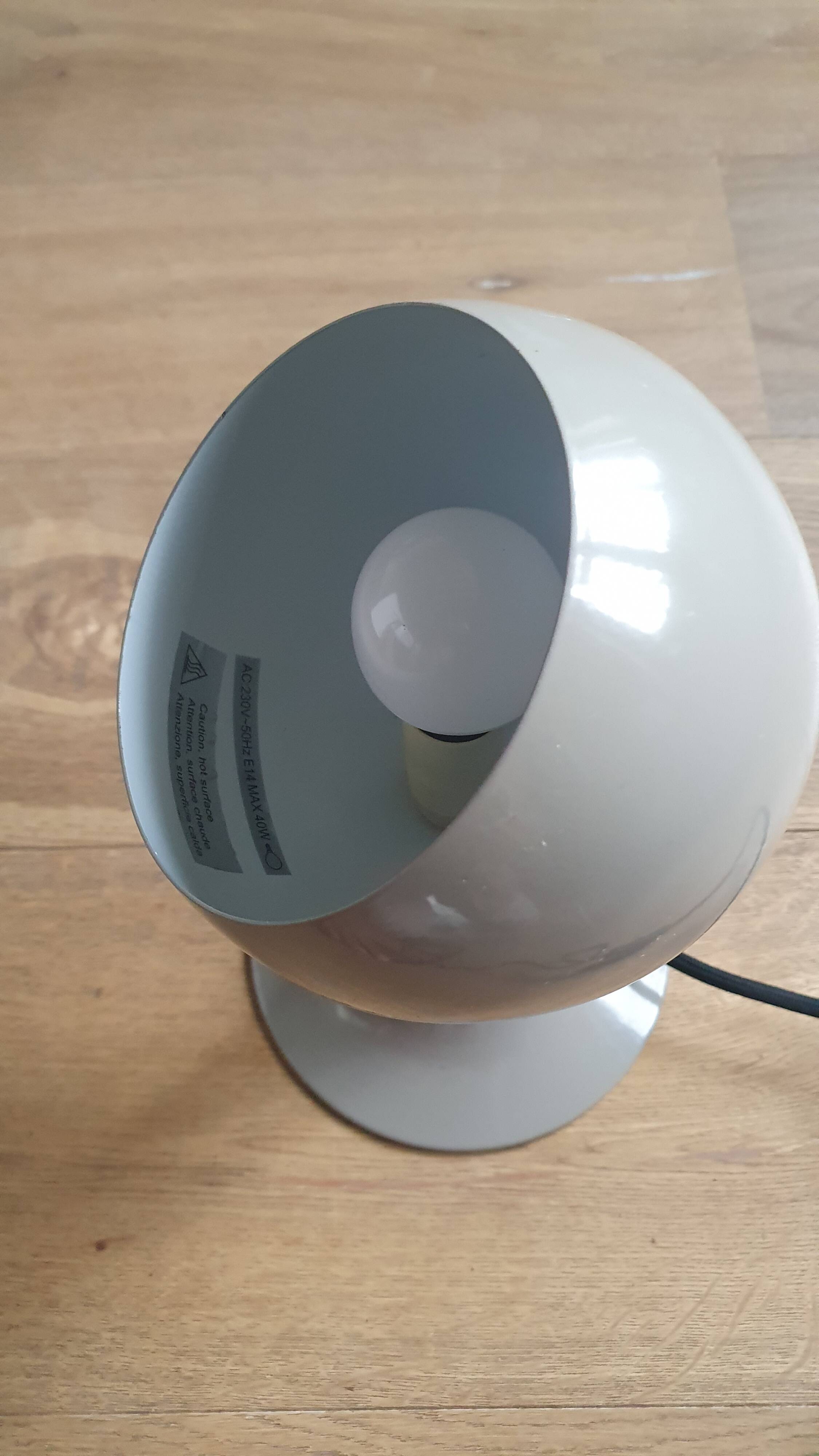 Vintage-inspired desk lamp