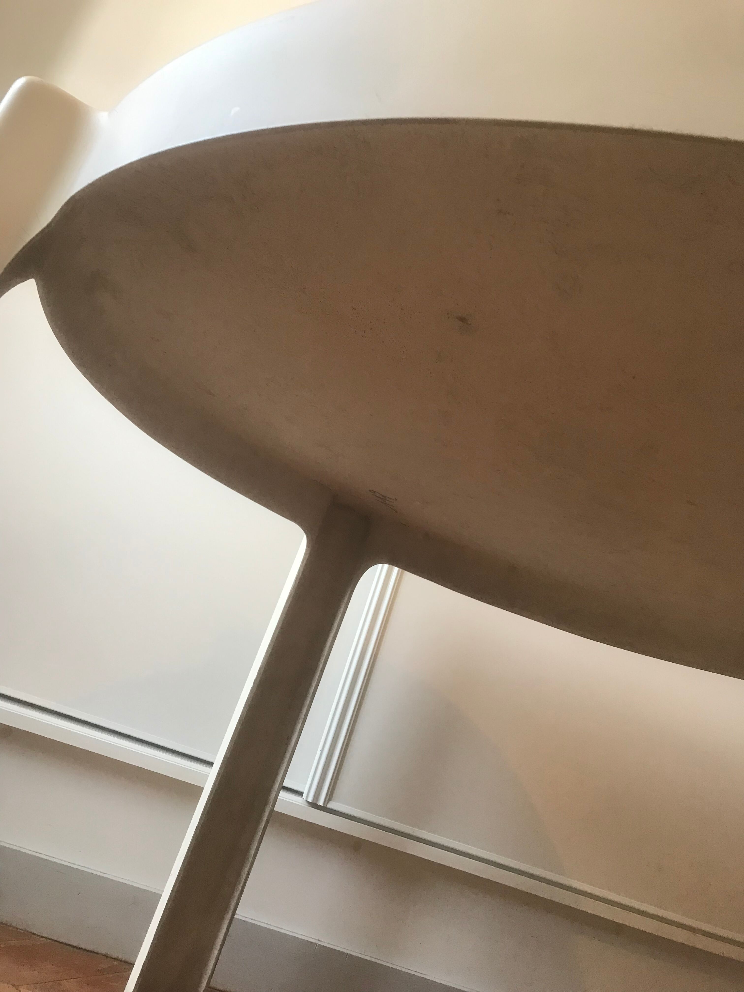 Table Marc Berthier round Space age 1970