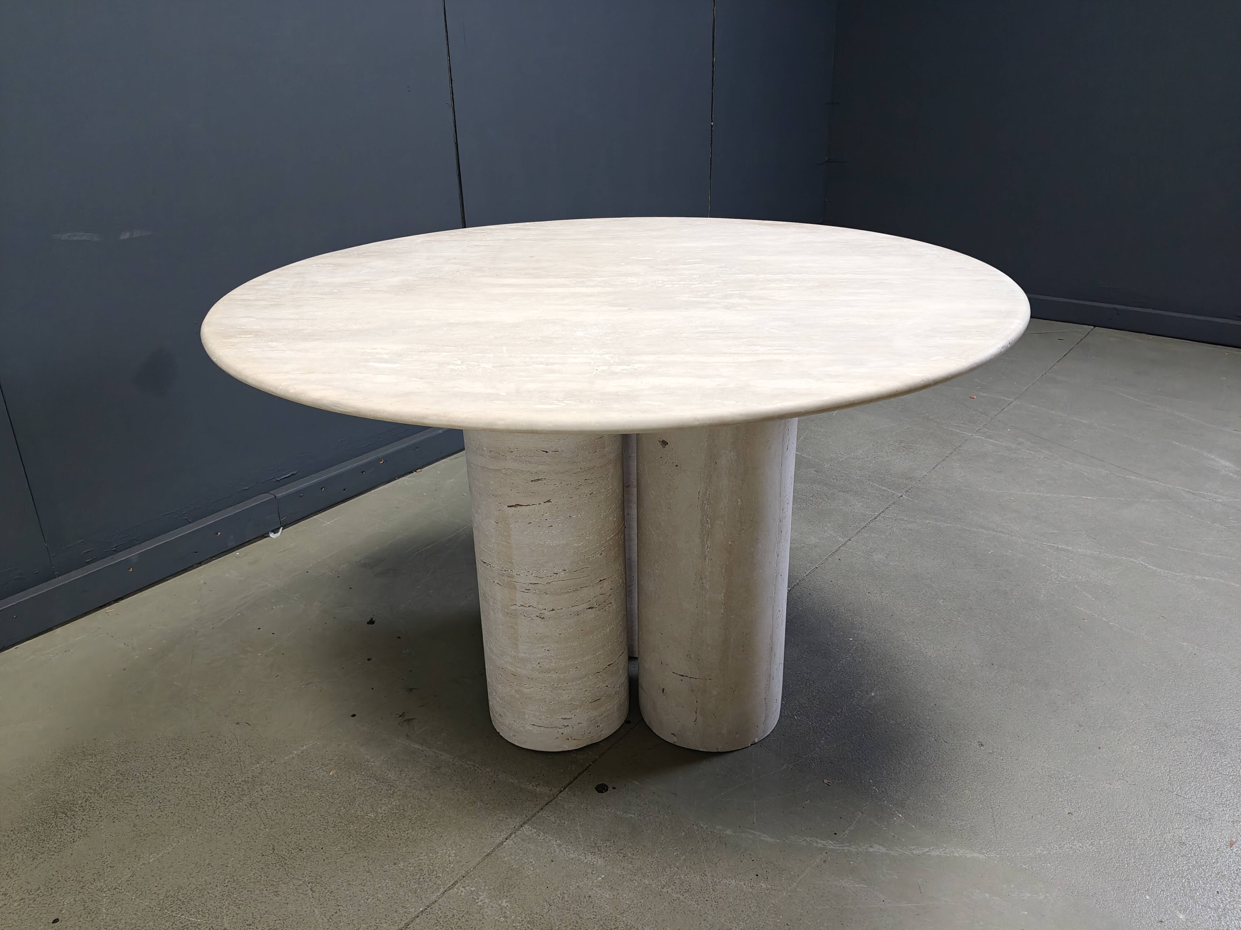Round italian travertine dining table 1970s