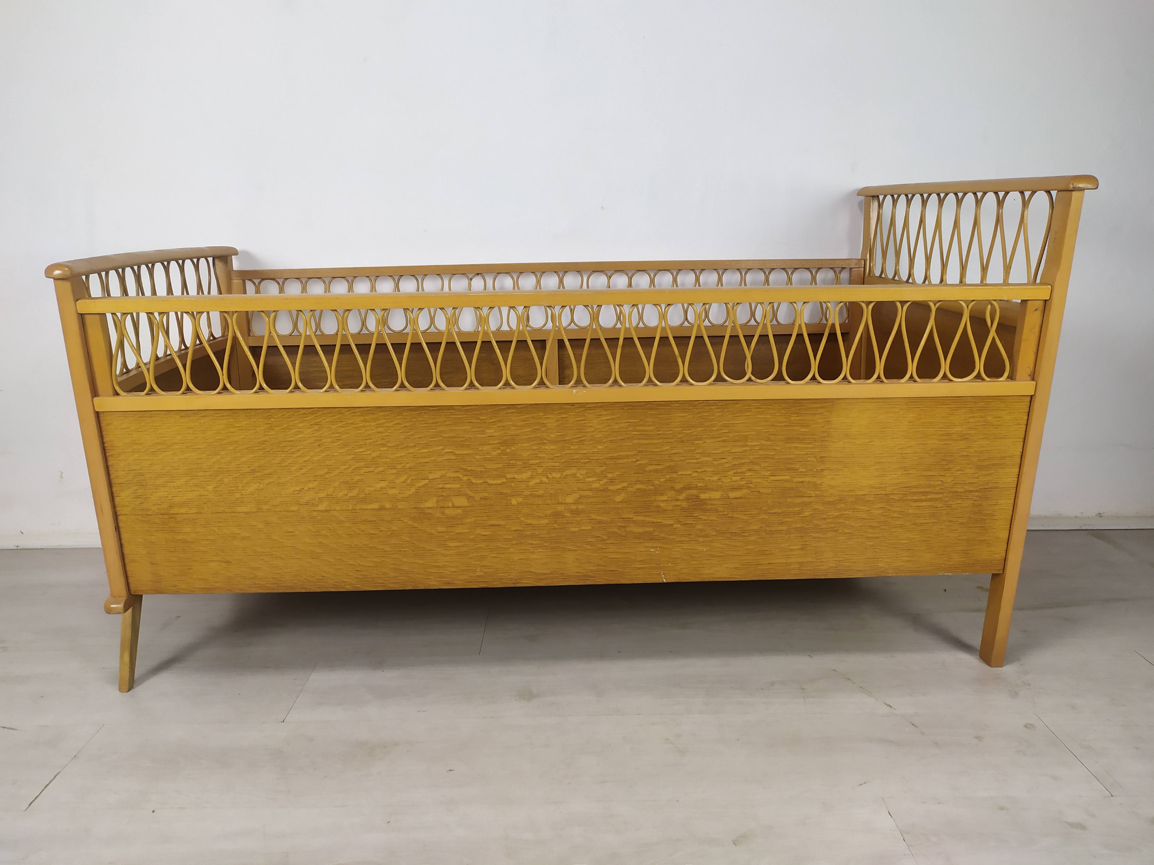 Vintage rattan child bed