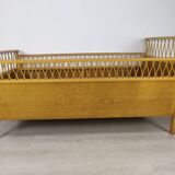 Lit enfant rotin vintage