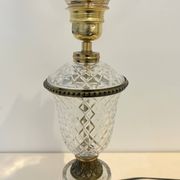 Large Albret crystal lamp in brass and neoclassical opaline glass globe