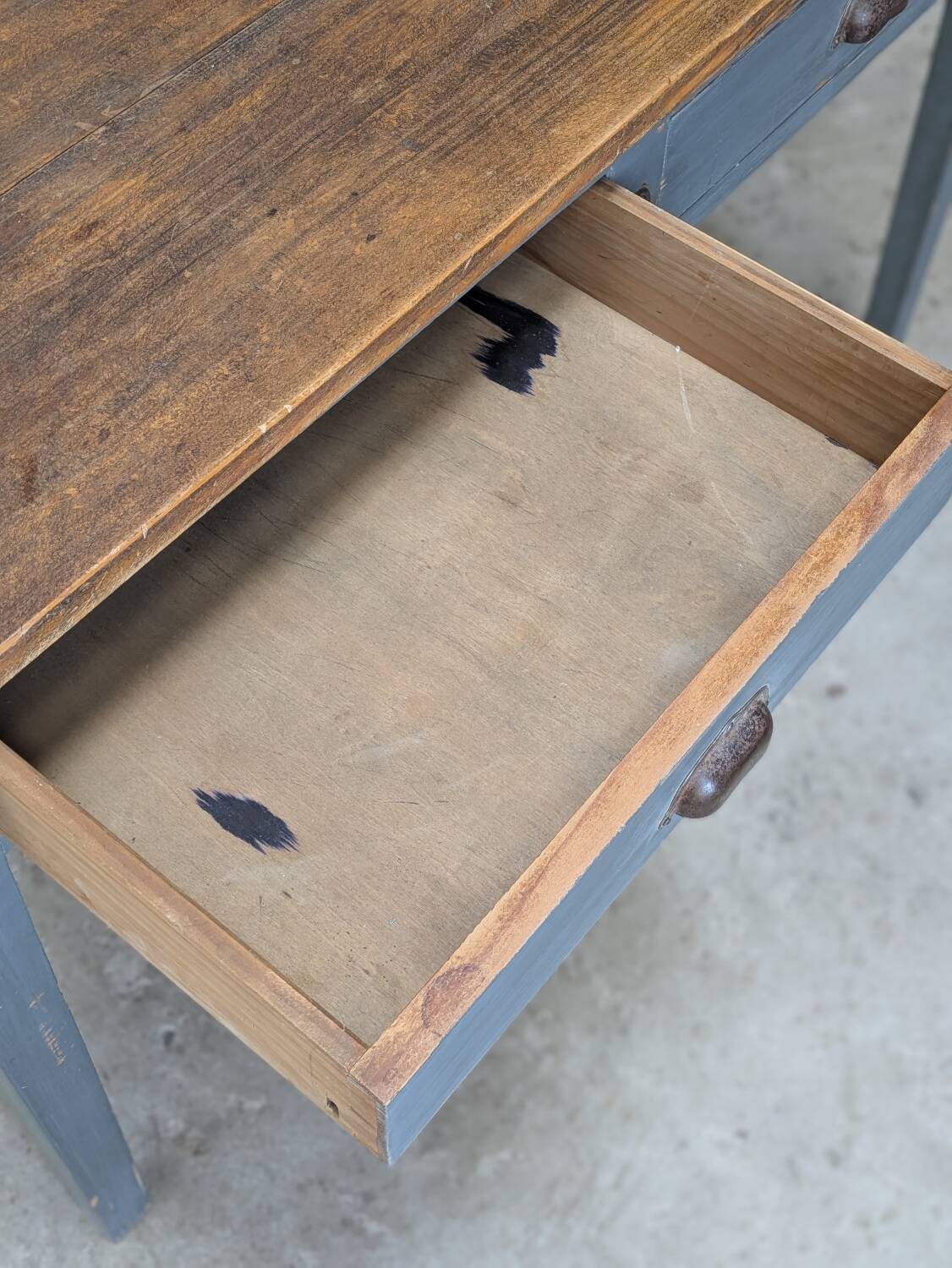 Table / desk