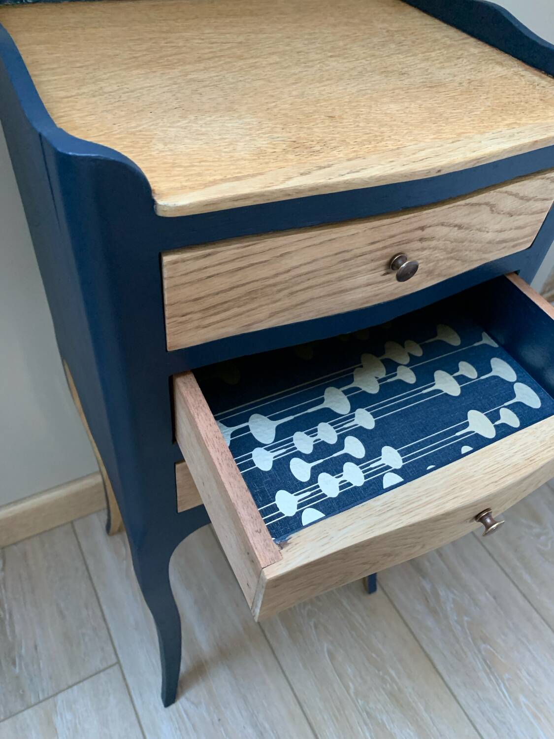 Bedside table / console