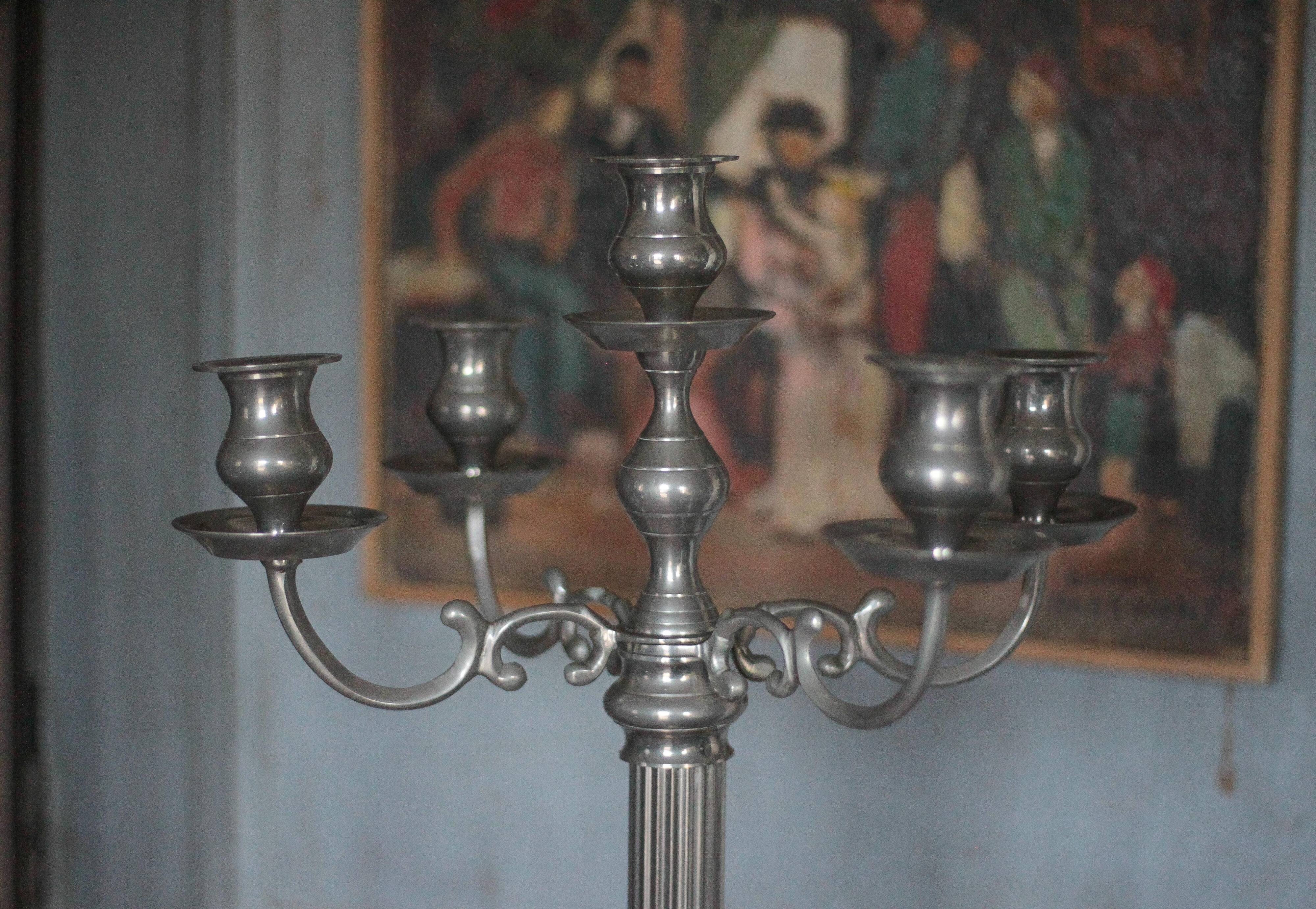 Chandelier with 5 lights, large candelabrum, candle holder, interior decoration.