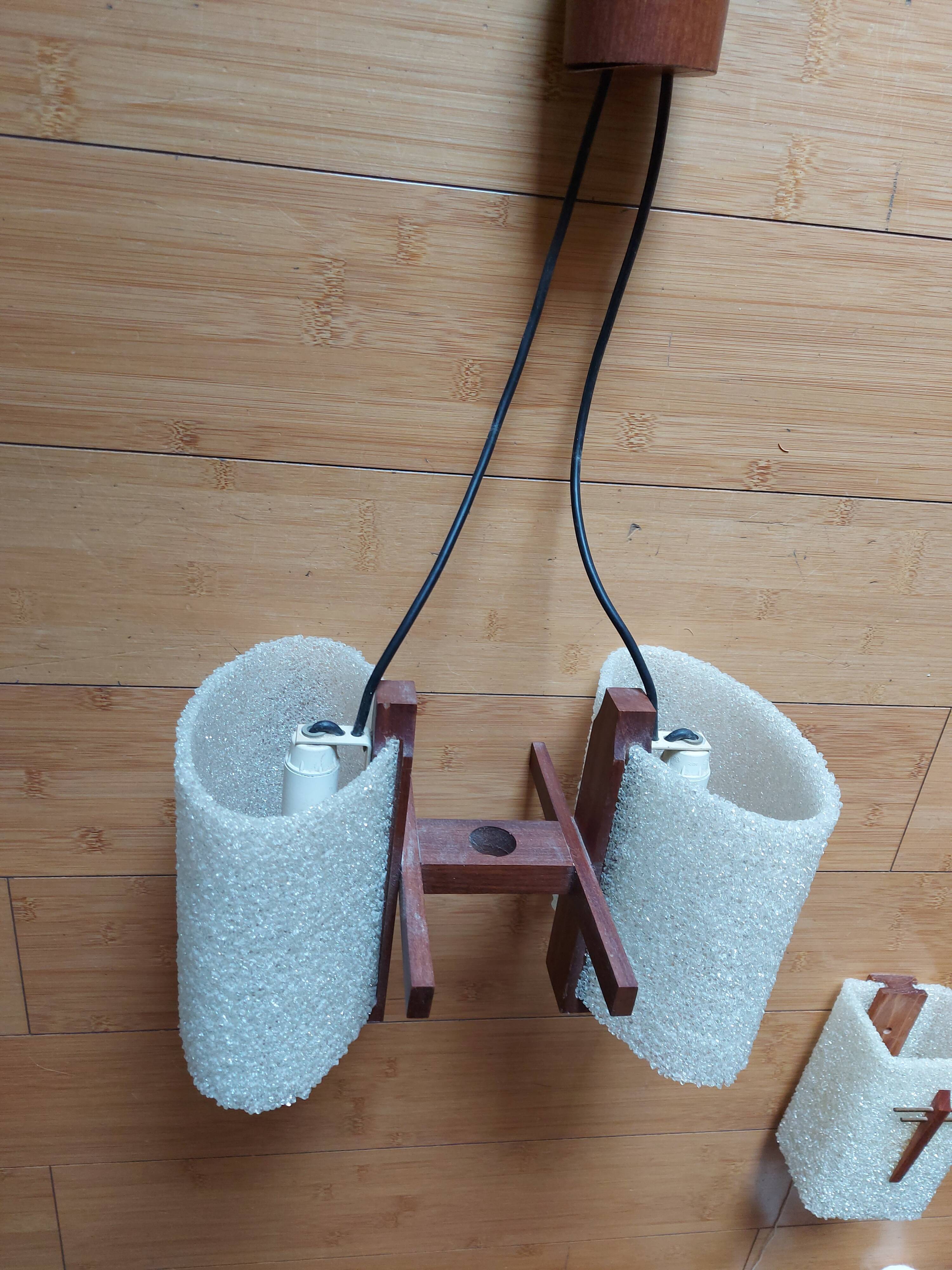 Scandinavian suspension with its two wall light