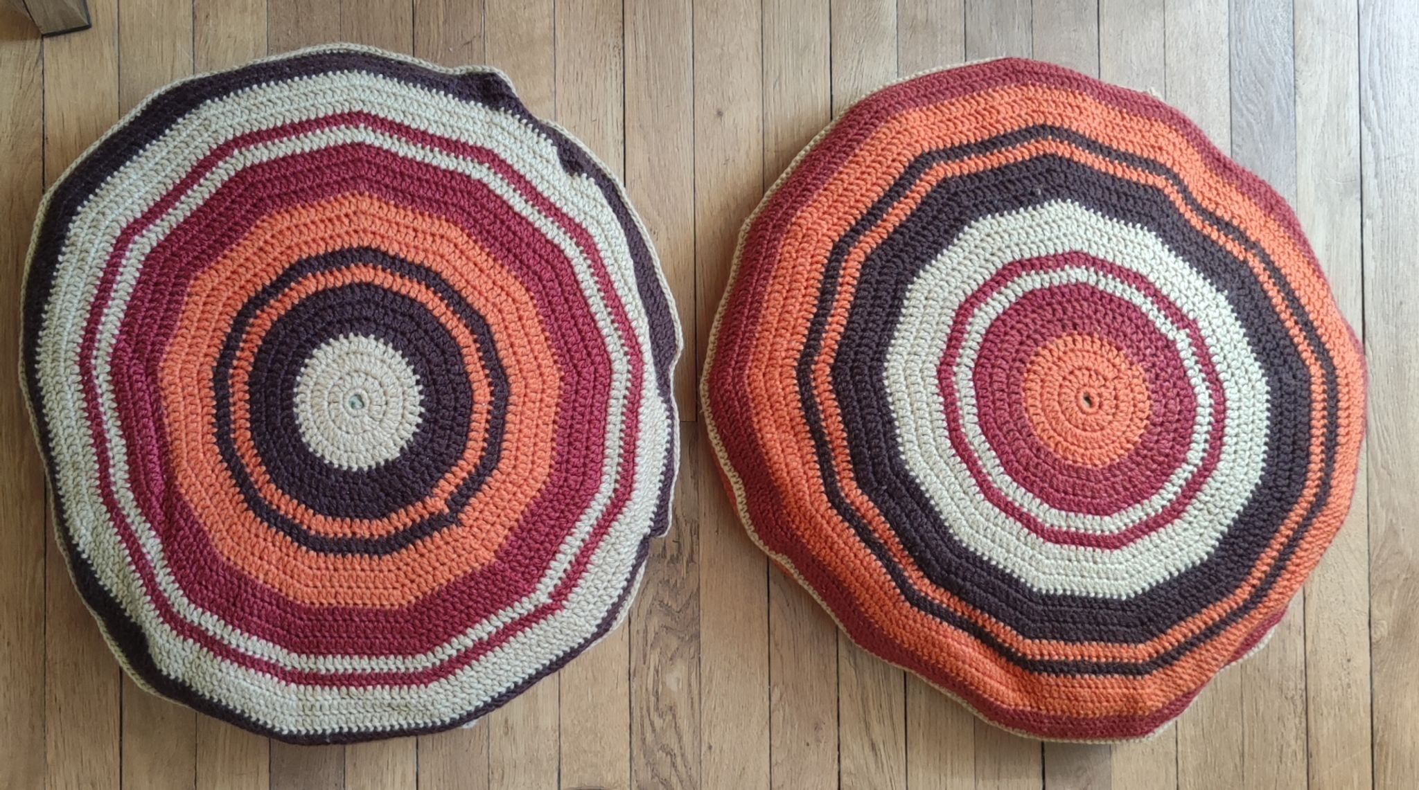 Ensemble de 5 coussins crochet laine années 1970