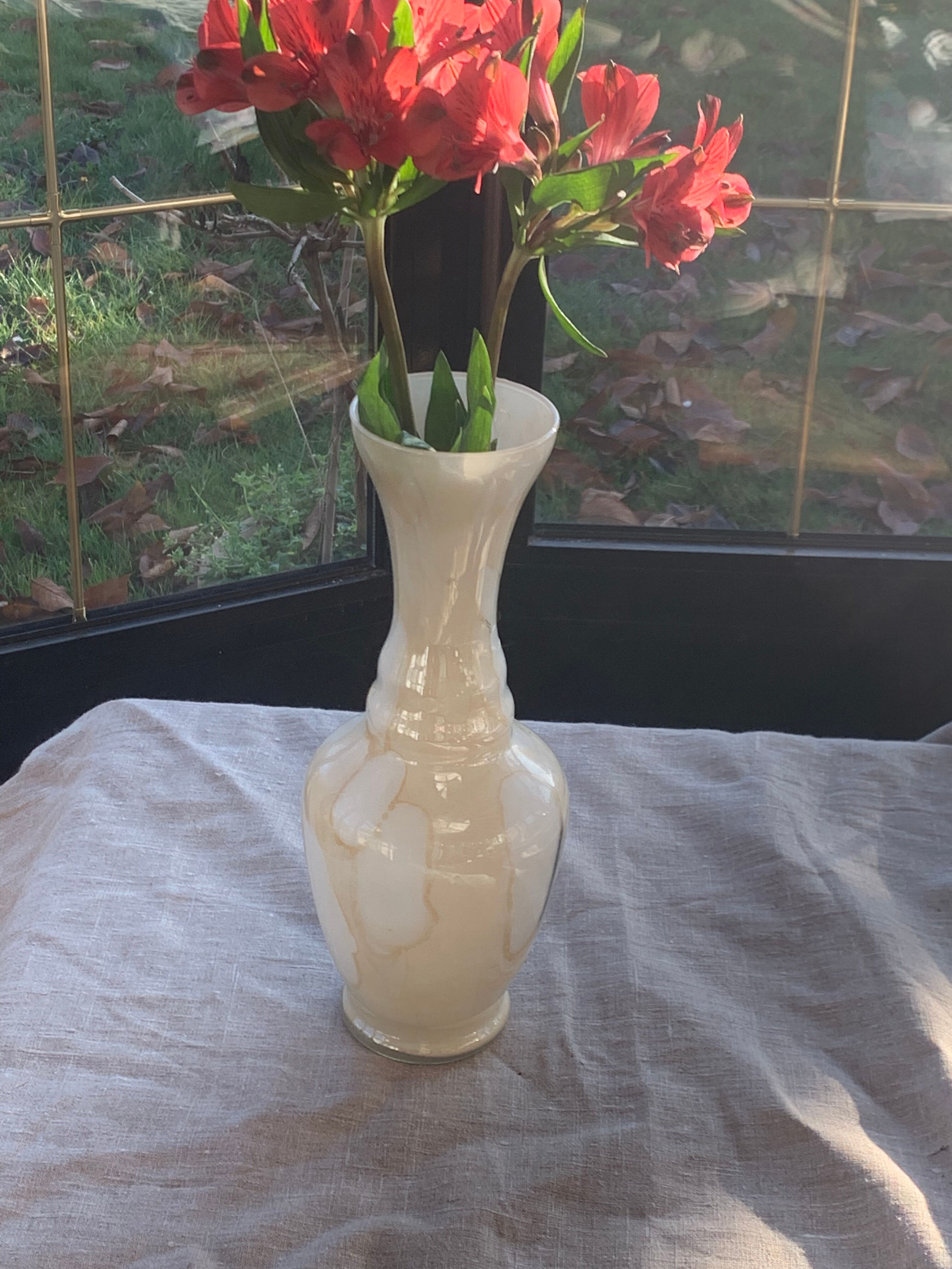 Beige opaline vase vintage marble effect