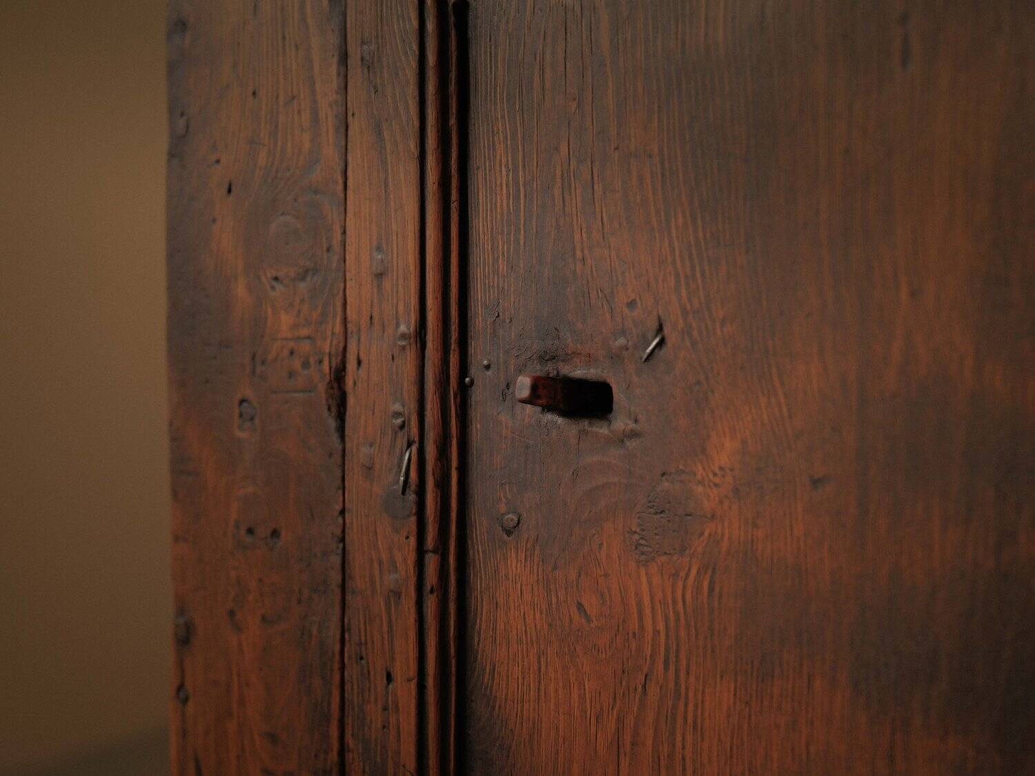 Bonnetière alpine en sapin – Piémont, XVIIIᵉ siècle, art populaire