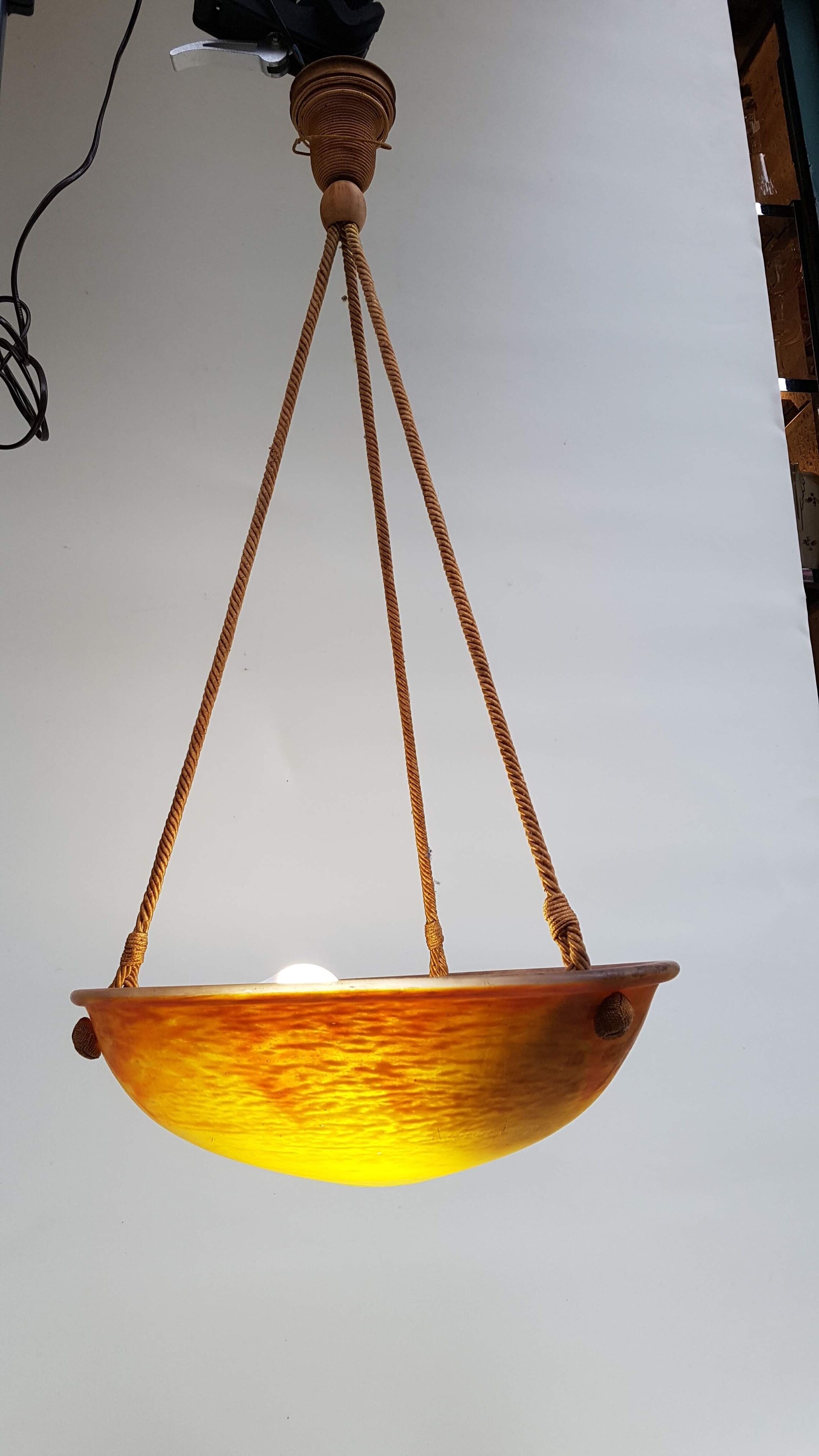 Daum Nancy suspension in marmorean glass, 1920s