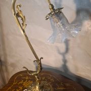 Lampe en bronze et laiton et tulipe en verre moulé bleu