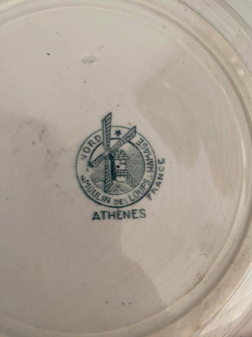 7 flat iron earth plates from Moulin des loups & Hamage.