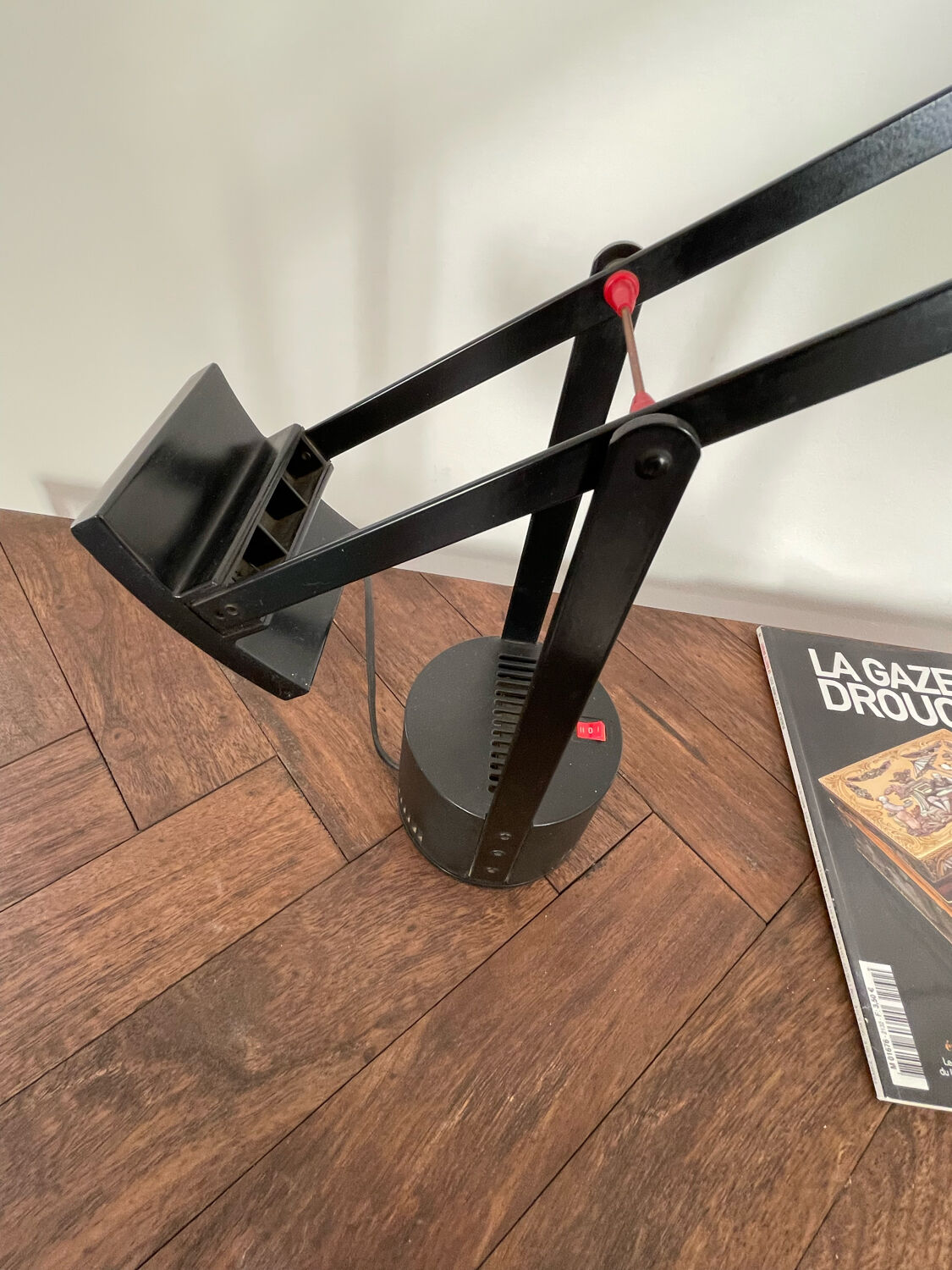 Tizio desk lamp - design Richard Sapper -70's