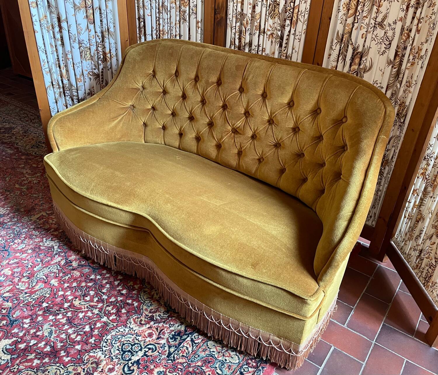 Vintage toad sofa