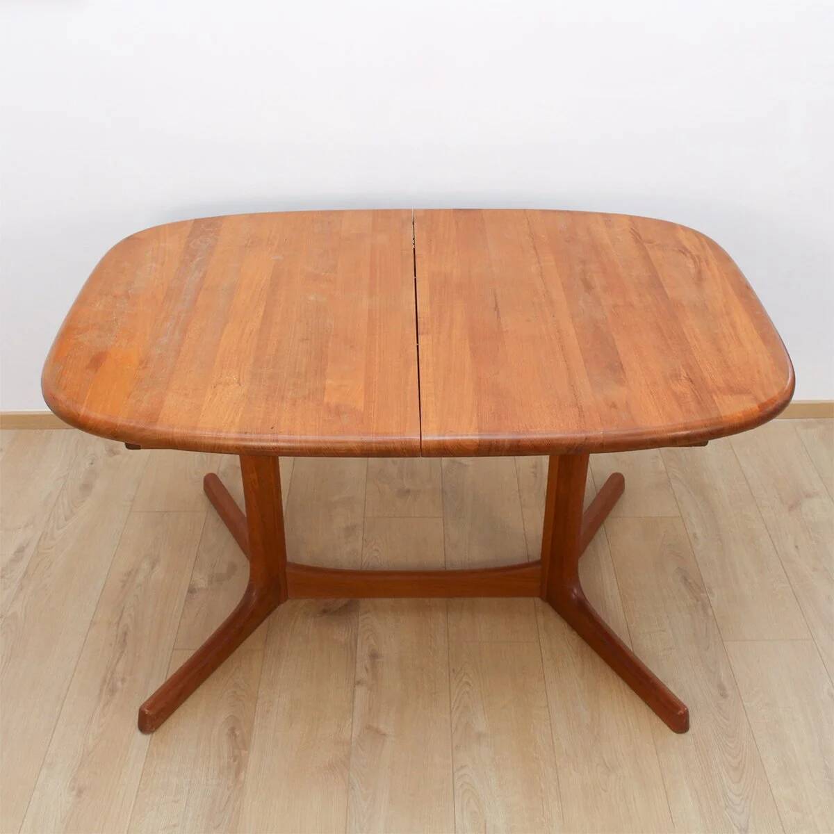 Teak dining table by Dyrlund